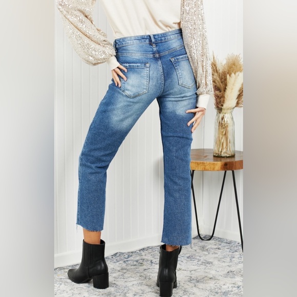 Distressed Raw Hem Cropped Jeans - Picture 3 of 5